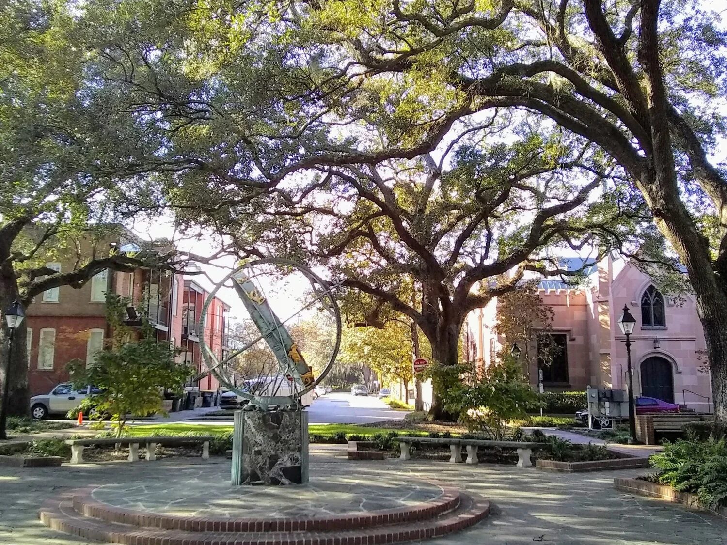 A historic Savannah square on the History Tour